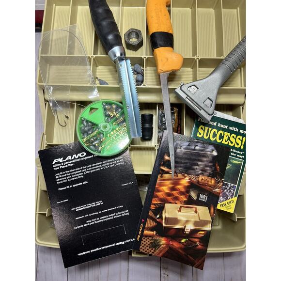 Loaded VINTAGE Plano Tackle Box 4200 2 Tier Fold Out Tray, Salt Water Fishing - Picture 2 of 10